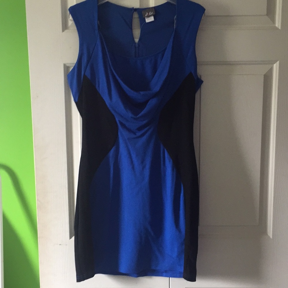 Dress - Picture 1 of 2